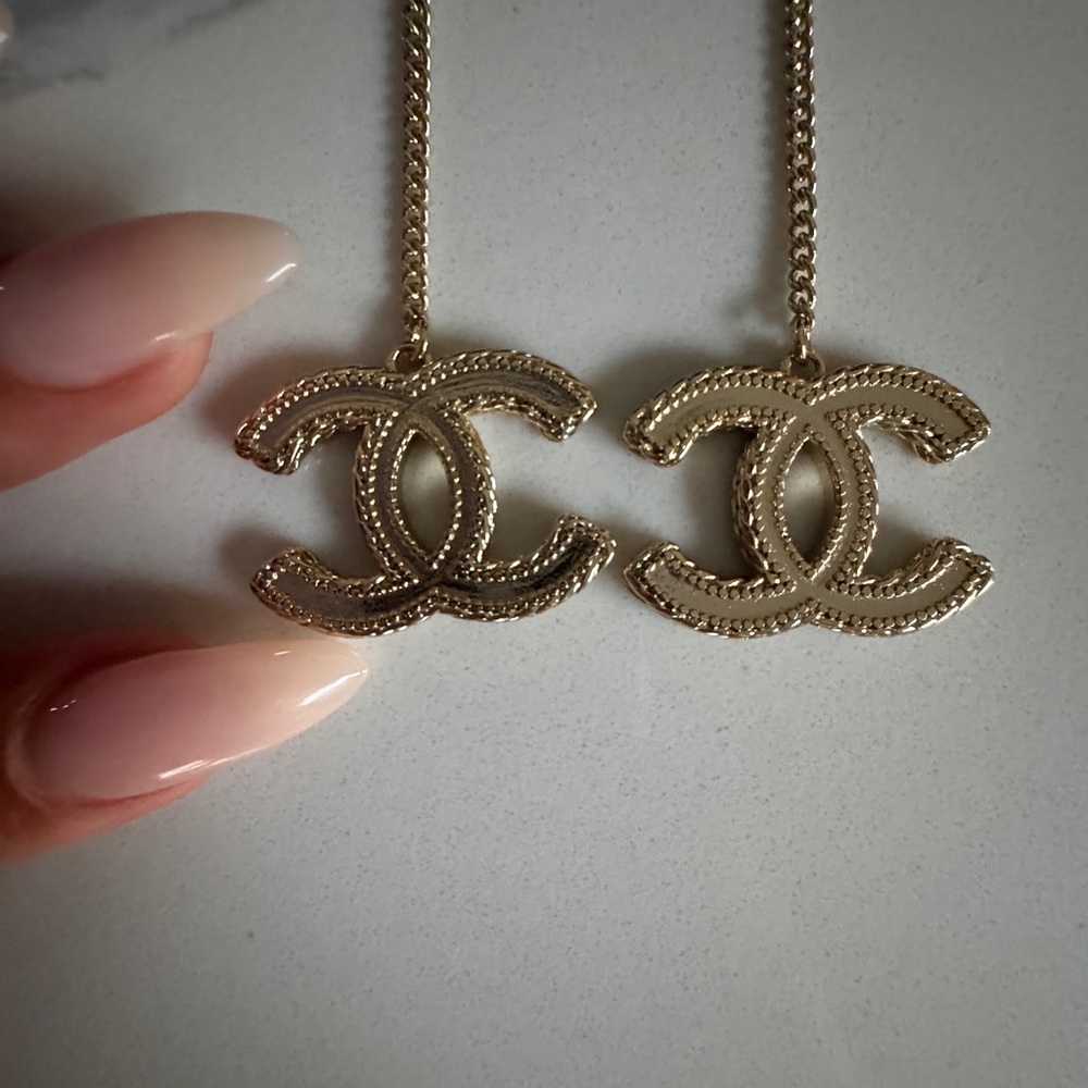 Authentic Chanel Gold Chain Dangle Earrings CC Logo Drop Design